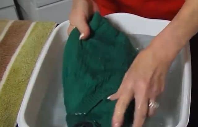 How To Stretch Wool | How to Stretch a Wool Sweater Step by Step – LRBO